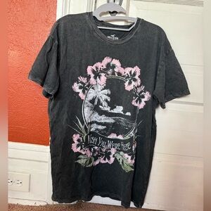 Hollister Women’s Oversized Black Graphic T-shirt